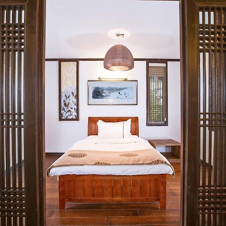 Lijiang Cheriton Hotel Bagian luar foto